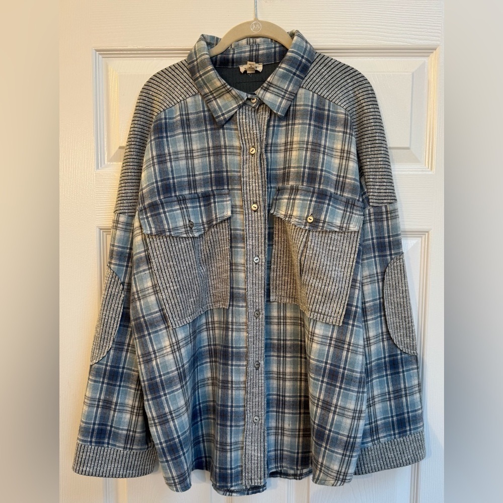NEW POL Blue and Gray Oversized Plaid Button-Up Shirt Size Small